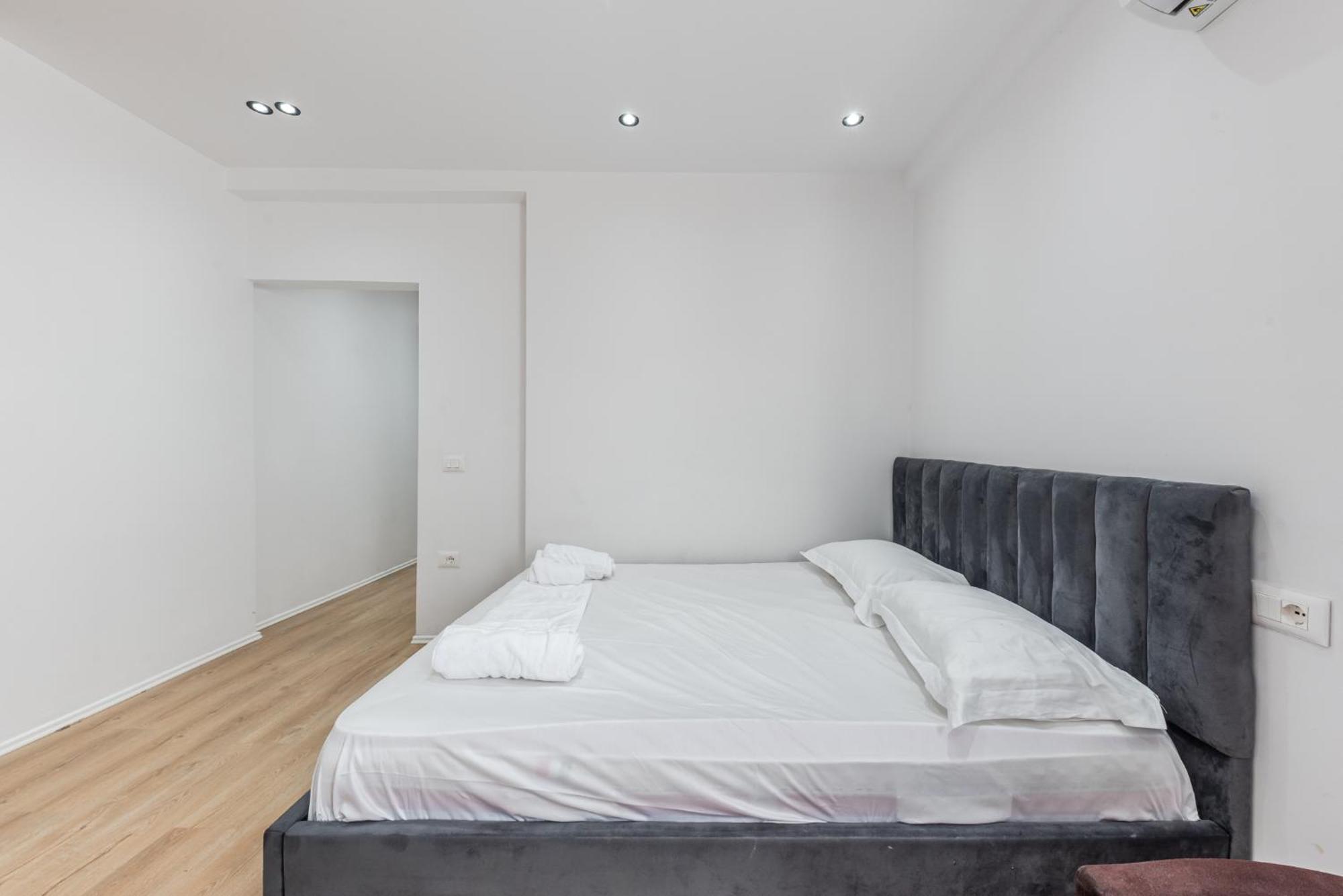 Atelier Apartments By Kondo Stays Tirana Buitenkant foto